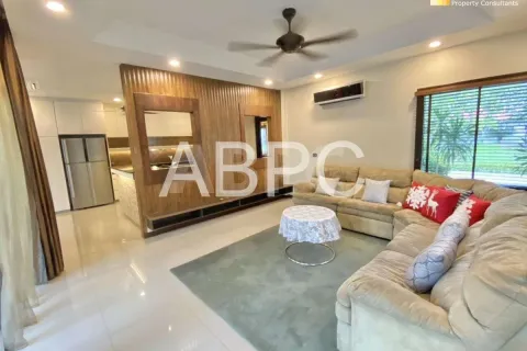 Casa de 3 dormitorios en Pattaya, Tailandia № 212075 - foto 6