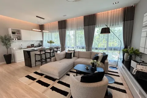 Casa de 4 dormitorios en Pattaya, Tailandia № 212077 - foto 9