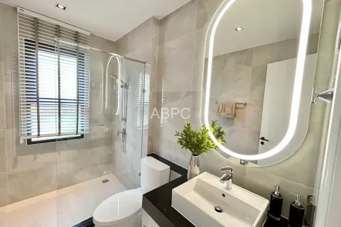 Casa de 4 dormitorios en Pattaya, Tailandia № 212077 - foto 7