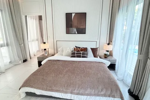 Casa de 4 dormitorios en Pattaya, Tailandia № 212077 - foto 4