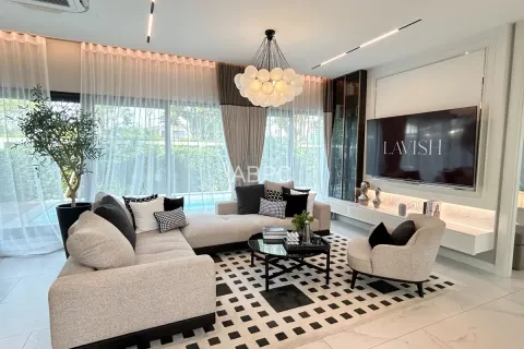Casa de 4 dormitorios en Pattaya, Tailandia № 212077 - foto 6