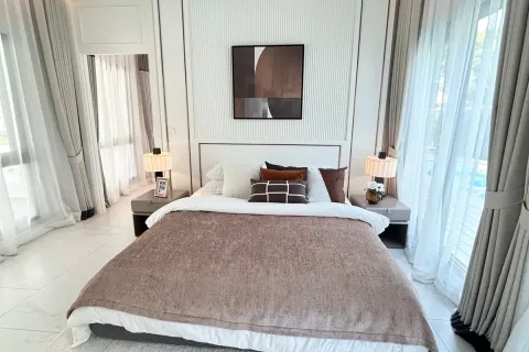 Casa de 4 dormitorios en Pattaya, Tailandia № 212077 - foto 14