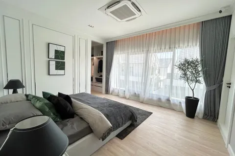 Casa de 4 dormitorios en Pattaya, Tailandia № 212077 - foto 19