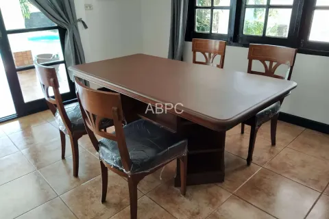 Casa de 3 dormitorios en Pattaya, Tailandia № 212074 - foto 4