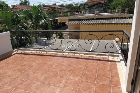 Casa de 3 dormitorios en Pattaya, Tailandia № 212074 - foto 10