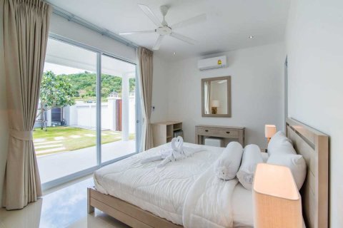 Villa in Hua Hin, Thailand 4 Schlafzimmer № 222119 - Foto 23