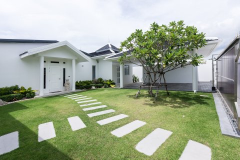 Villa in Hua Hin, Thailand 4 Schlafzimmer № 222119 - Foto 4