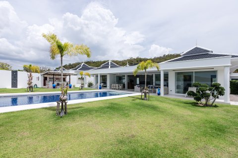 Villa in Hua Hin, Thailand 4 Schlafzimmer № 222119 - Foto 3