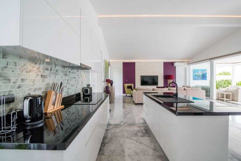 Villa in Hua Hin, Thailand 4 Schlafzimmer № 222119 - Foto 16