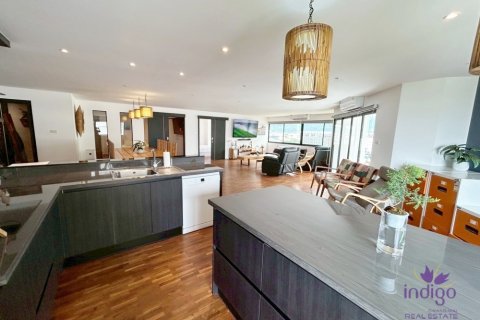 Condo in Chiang Mai, Thailand, 4 bedrooms № 200318 - photo 18
