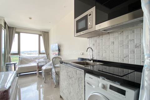 Studio in the Condo in Bang Lamung, Thailand  № 205156