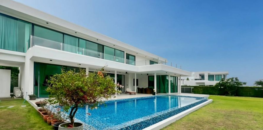 Villa in Hua Hin, Thailand 4 bedrooms № 163760