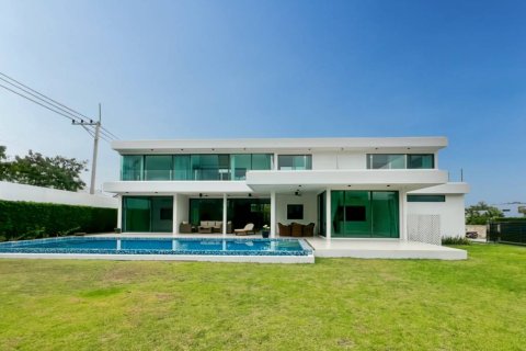 Villa in Hua Hin, Thailand 4 bedrooms № 163760 - photo 4