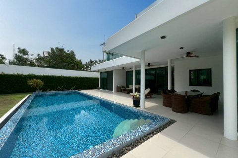 Villa in Hua Hin, Thailand 4 bedrooms № 163760 - photo 5