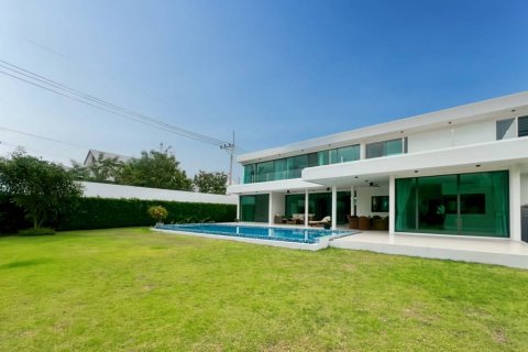 Villa in Hua Hin, Thailand 4 bedrooms № 163760 - photo 2