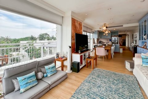 Condo in Hua Hin, Thailand, 2 bedrooms  № 163757 - photo 4