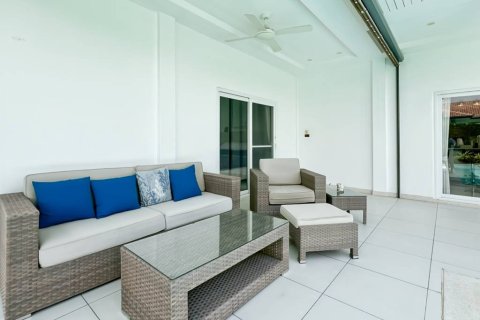 Villa in Hua Hin, Thailand 3 bedrooms № 163756 - photo 10
