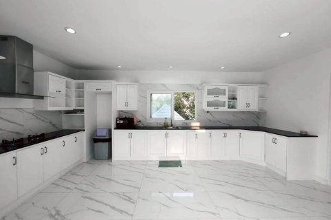 Дом в Паттайе, Таиланд с 9 спальнями  № 139060 - фото 10