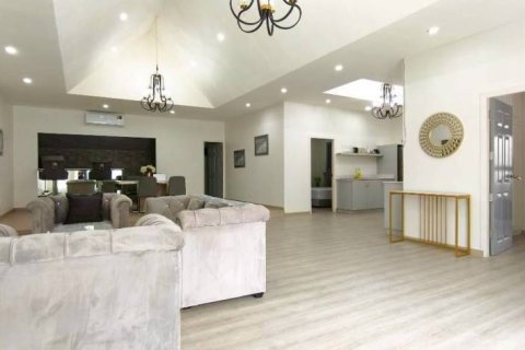 Дом в Паттайе, Таиланд с 4 спальнями  № 158727 - фото 4