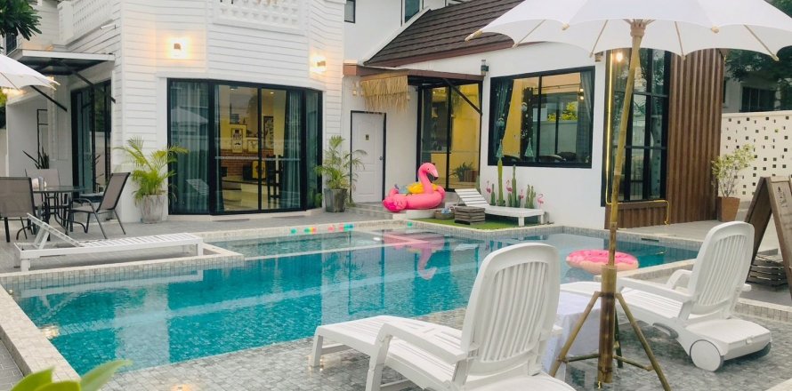 Villa à Pattaya, Thaïlande 4 chambres № 136162