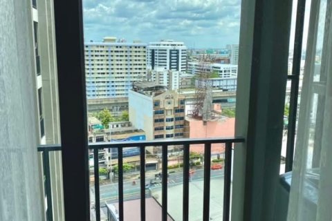 Studio in the Condo in Watthana, Bangkok, Thailand  № 136163 - photo 2