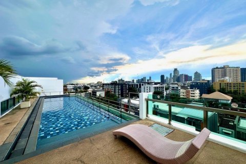 Studio in the Condo in Watthana, Bangkok, Thailand  № 158696 - photo 2