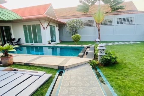 Villa in Pattaya, Thailand 3 bedrooms № 164465 - photo 5