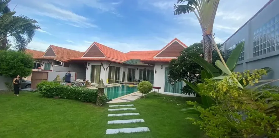 Villa in Pattaya, Thailand 3 bedrooms № 164465