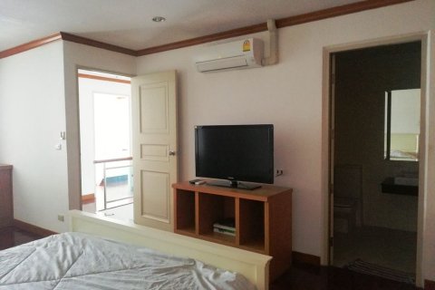 Condo à Watthana, Bangkok, Thaïlande, 2 chambres  № 156235 - photo 13