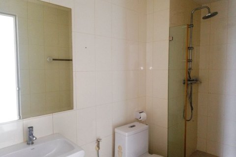 Condo à Watthana, Bangkok, Thaïlande, 2 chambres  № 156235 - photo 18