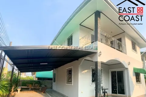 Casa de 4 dormitorios en Pattaya, Tailandia № 213895