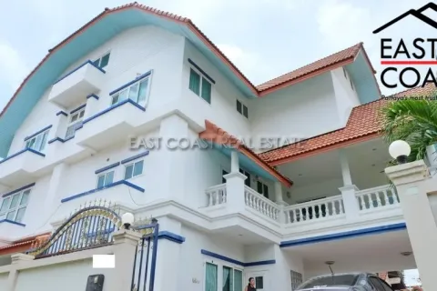 Casa de 9 dormitorios en Pattaya, Tailandia № 213899