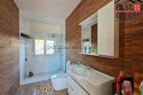 Casa de 3 dormitorios en Pattaya, Tailandia № 213894 - foto 12