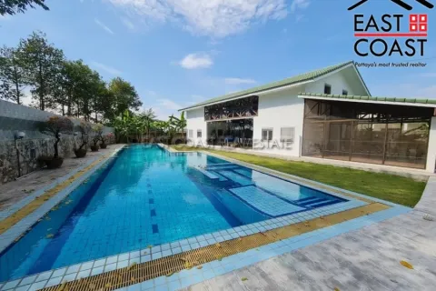 Casa de 3 dormitorios en Pattaya, Tailandia № 213894 - foto 1