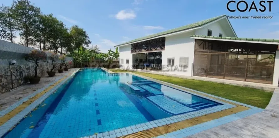 Casa de 3 dormitorios en Pattaya, Tailandia № 213894