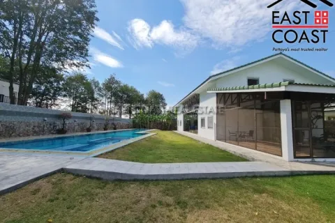 Casa de 3 dormitorios en Pattaya, Tailandia № 213894 - foto 2