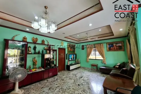Casa de 3 dormitorios en Pattaya, Tailandia № 213893 - foto 3