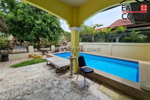 Casa de 3 dormitorios en Pattaya, Tailandia № 213893 - foto 2