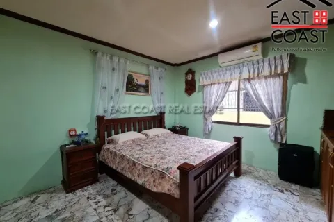 Casa de 3 dormitorios en Pattaya, Tailandia № 213893 - foto 7