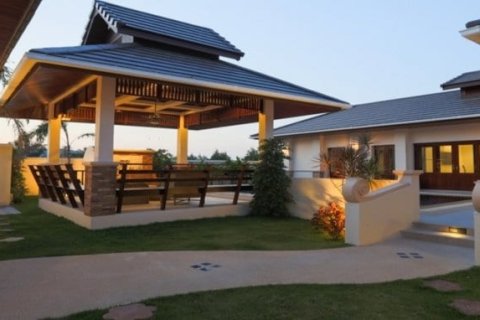 Villa in Hua Hin, Thailand 3 bedrooms № 168529 - photo 2
