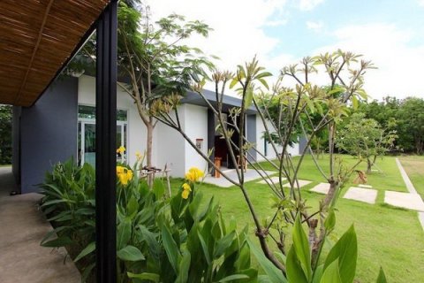 Villa in Hua Hin, Thailand 4 bedrooms № 168530 - photo 3