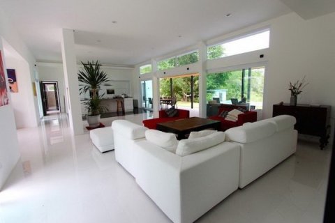 Villa in Hua Hin, Thailand 4 bedrooms № 168530 - photo 5