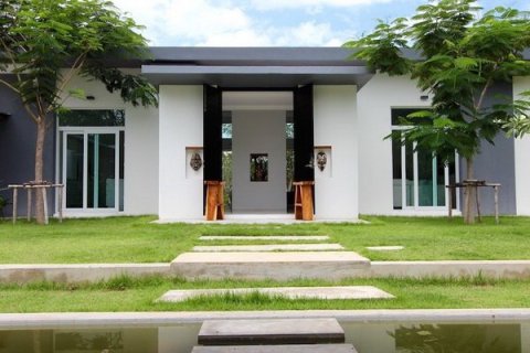 Villa in Hua Hin, Thailand 4 bedrooms № 168530 - photo 15
