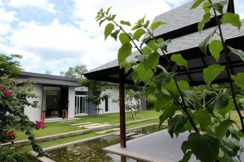 Villa in Hua Hin, Thailand 4 bedrooms № 168530 - photo 4