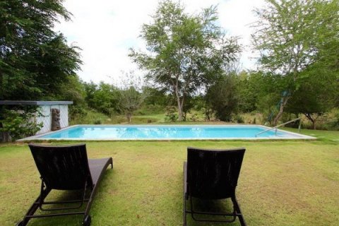 Villa in Hua Hin, Thailand 4 bedrooms № 168530 - photo 14