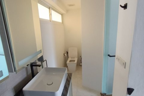 Кондоминиум с 2 спальнями в Ваттхане, Бангкок, Таиланд № 136383 - фото 7