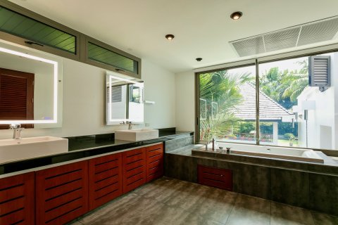 House in Phuket, Thailand 5 bedrooms № 148848 - photo 13