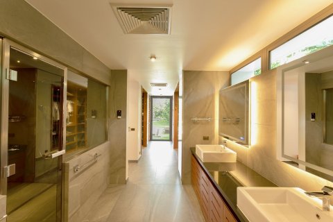 House in Phuket, Thailand 5 bedrooms № 148848 - photo 8