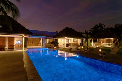 House in Phuket, Thailand 5 bedrooms № 148848 - photo 14