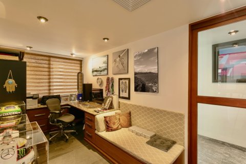 House in Phuket, Thailand 5 bedrooms № 148848 - photo 5